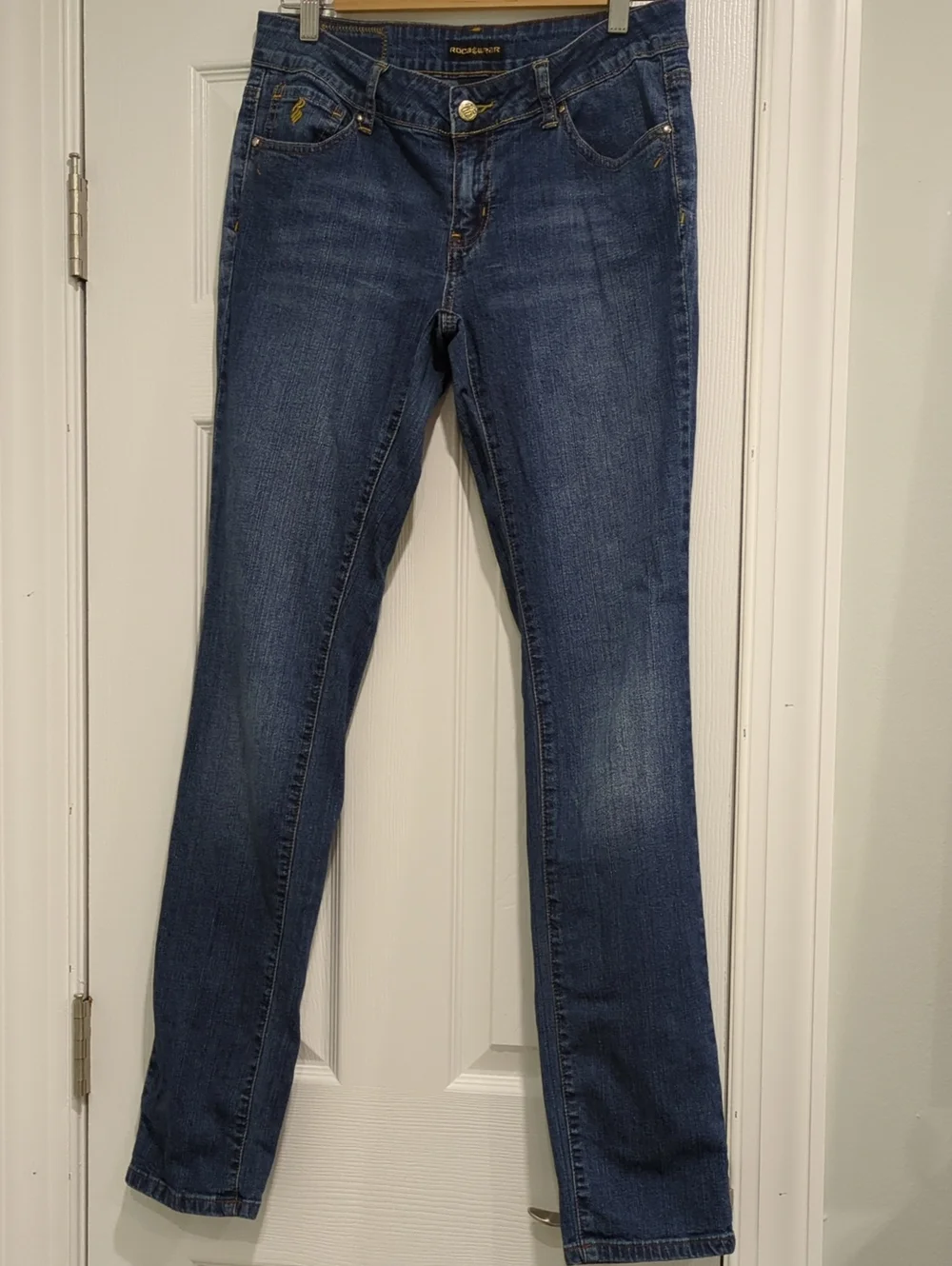 VINTAGE Rocawear Y2K Embroidered Back Pocket Denim Jeans Size 9
